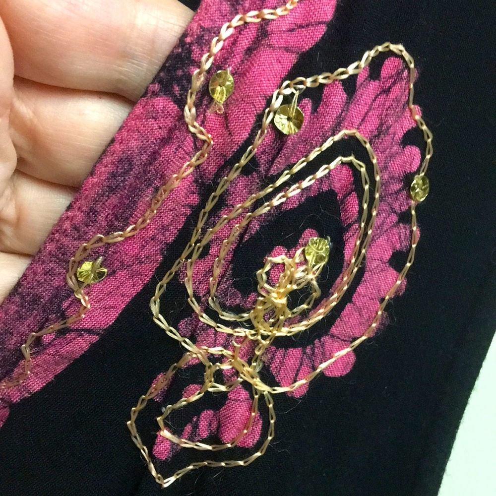 Black & Hot Pink Embroidered V-Neck Women's Dress - Picture 10 of 10